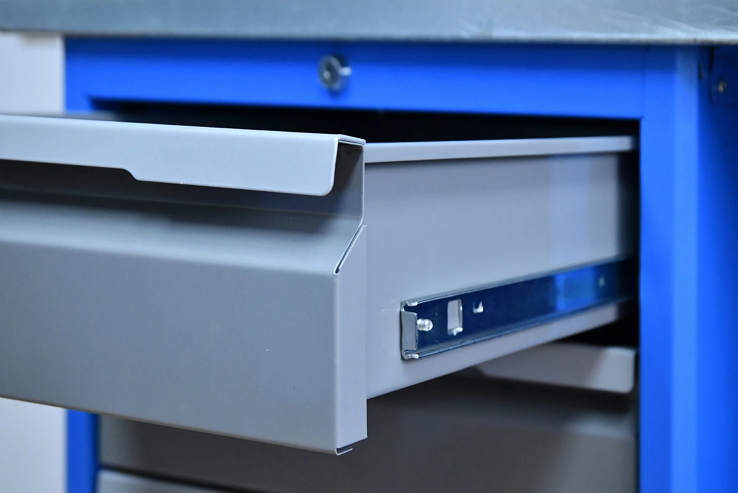 TNC 181.57.2-1 Верстак слесарный двухтумбовый 1470x1796x696 мм